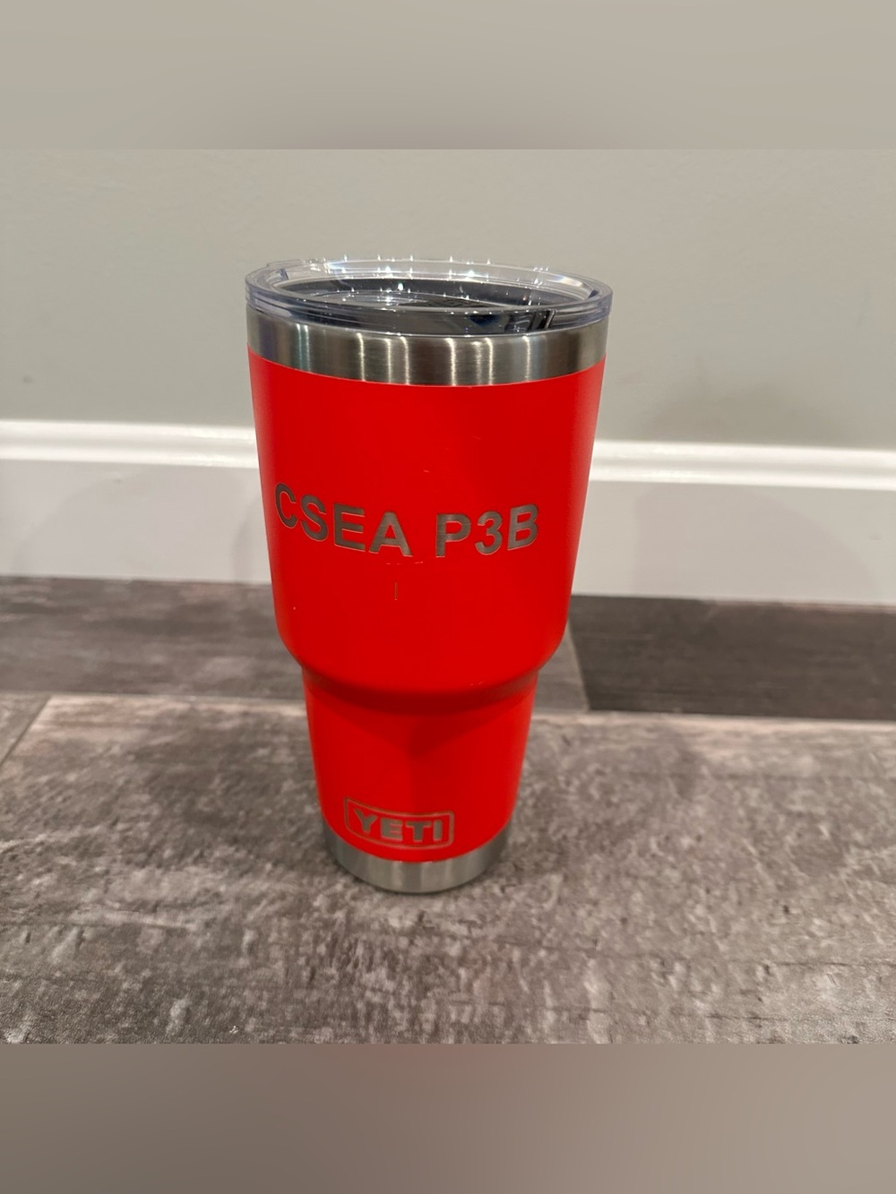NWOT Yeti 32 OZ Red Rambler Tumbler with Magslider Lid